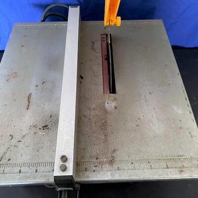 LOT#98G: Chicago Electric 7-Inch Wet Tile Saw