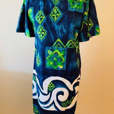 Lot 63  Vintage Woman's Hawaiian Dress Tiki Evelyn Margolis