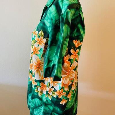 Lot 69  Vintage Hawaiian Shirt Green Tiki