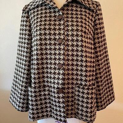 Lot 75  Houndstooth Jacket Black White Buttons