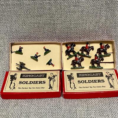 Set of Dollhouse Miniatures Kingcast Soldiers 