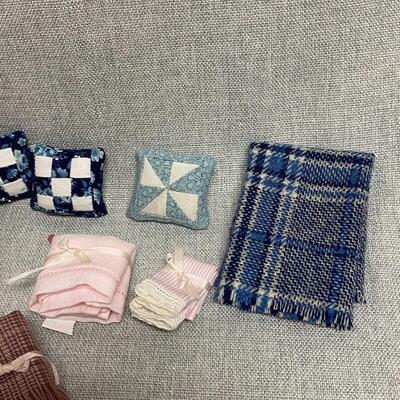Dollhouse Miniatures Throw Pillows and Blankets Lot