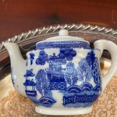 Vintage Blue Willow Childâ€™s China Tea Set