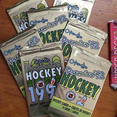 Lot 601: Vintage Upper Deck Basketball Cards & O-pee-Chee Hockey Cards Sealed