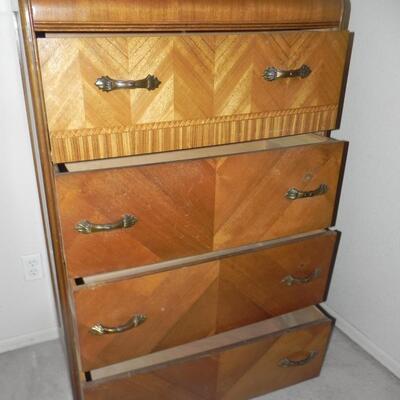 LOT 5   VINTAGE CHEST OF DRAWERS 