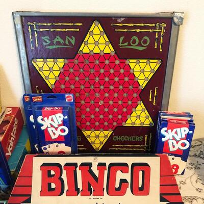 Lot 78 Group Vintage Games Bingo Yahtzee Chinese Checkers Card Shuffler