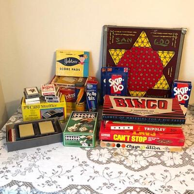 Lot 78 Group Vintage Games Bingo Yahtzee Chinese Checkers Card Shuffler
