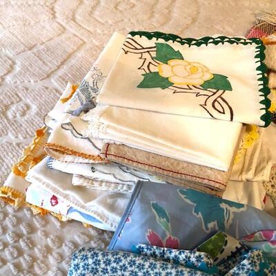 Lot 79 Group Kitchen Textiles Hot Pads Table Cloths Napkin Aprons Crocheted Embroidered