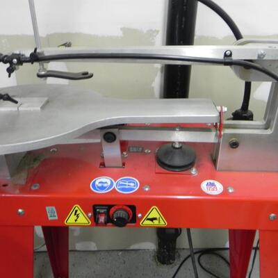 LOT  6    HAWK PRECISION SCROLL SAW