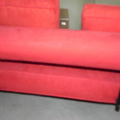LOT 10   RETRO STYLE  SOFA/FUTON