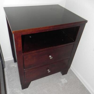 LOT 17    NIGHT STAND
