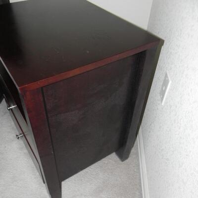 LOT 17    NIGHT STAND