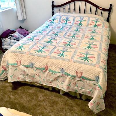 Lot 82 Quilt with Tulip Decorations Queen Size, Applique & Hand work.  