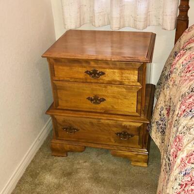 Lot 88 Pair Night Stands Maple 3 Drawers by Meredith Distinctive Furniture