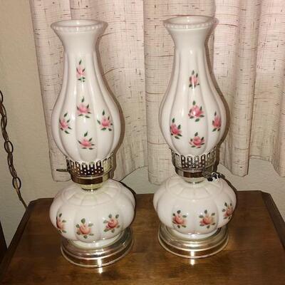 Lot 89 Pair Bedside Lamps Early American Design Bottom & Top Light.