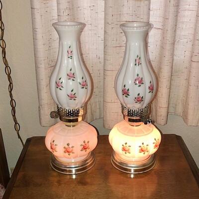 Lot 89 Pair Bedside Lamps Early American Design Bottom & Top Light.