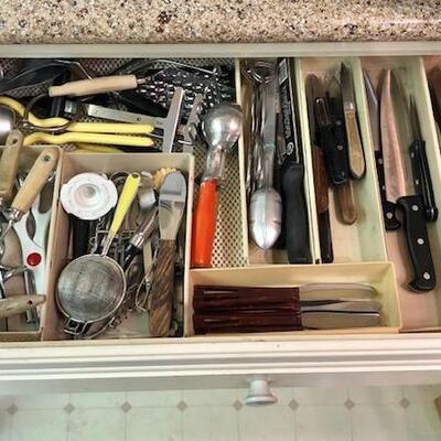 Lot 102 Drawer Full of Assorted Kitchen Utensils Knives Spatulas Scissors 