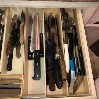 Lot 102 Drawer Full of Assorted Kitchen Utensils Knives Spatulas Scissors 