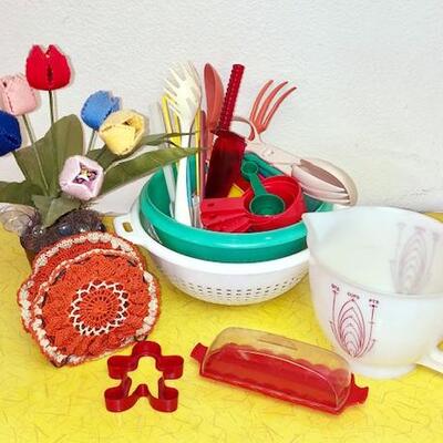 Lot 104 MCM Kitchy Kitchen Kollection!  Flowers Napkin Holder Utensils Cookie Cutter Plastic