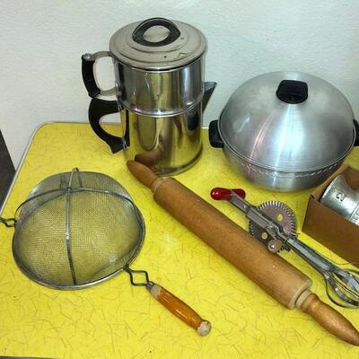 Lot 109 Vintage Kitchen Items Coffee Pot Bun Warmer Rolling Pin Grinder Strainer