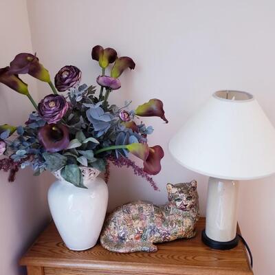 15 - Lamp, Flowers, Kitty