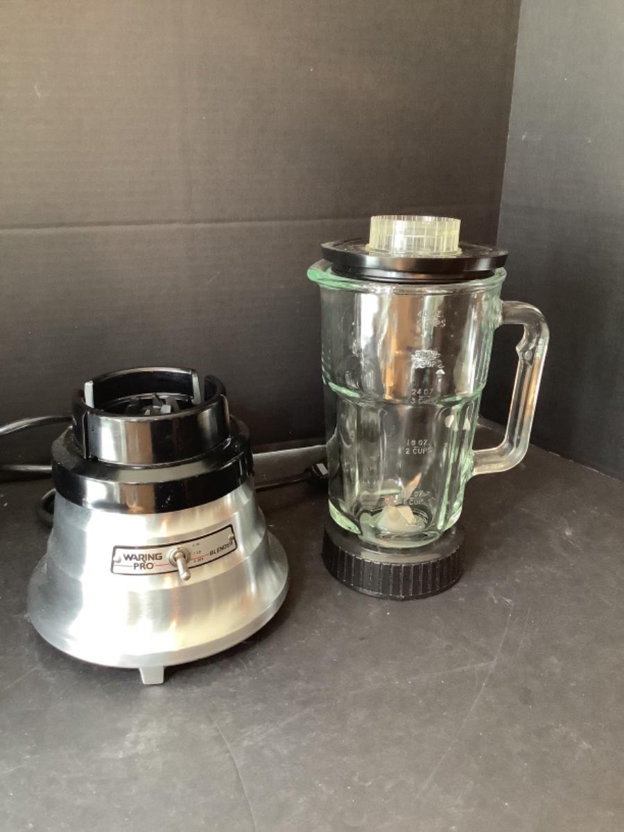 K. 1194. Waring Pro Blender