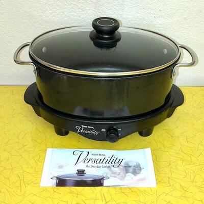 Lot 114 West Bend "Versatility" Slow Cooker