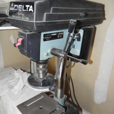LOT 24   DELTA  BENCH DRILL PRESS
