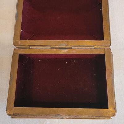 Lot 1: Multi Stone Trinket Box