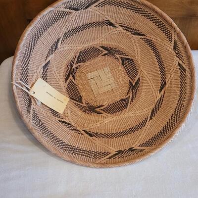 Lot 6: 16" Zimbabwe TONGA Basket