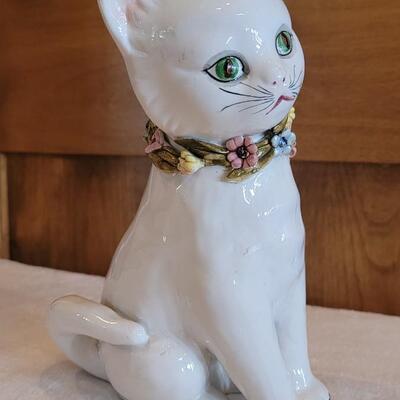 Lot 7: Porcelain Cat - Made in Italy (has some chips)