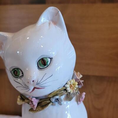Lot 7: Porcelain Cat - Made in Italy (has some chips)
