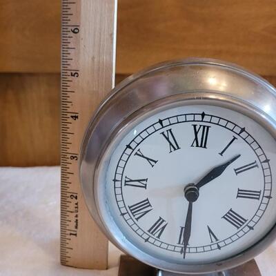 Lot 11: Metal Tabletop Clock