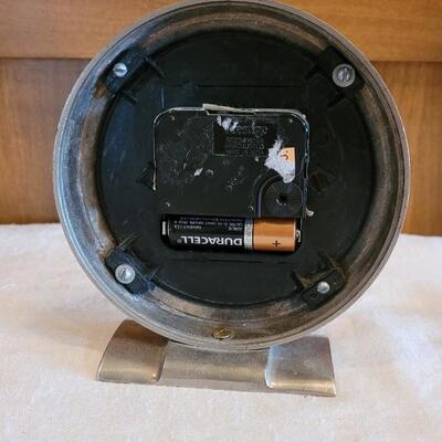 Lot 11: Metal Tabletop Clock