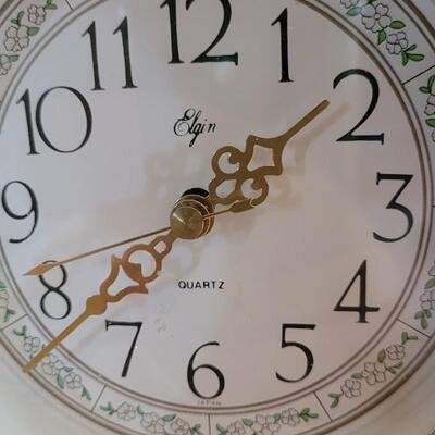 Lot 15: Vintage Elgin Mantel Clock