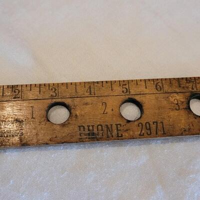 Lot 16: Vintage Parr Auto Parts in Greeley Yard Stick
