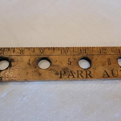 Lot 16: Vintage Parr Auto Parts in Greeley Yard Stick