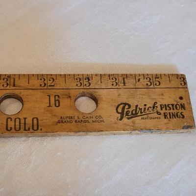 Lot 16: Vintage Parr Auto Parts in Greeley Yard Stick