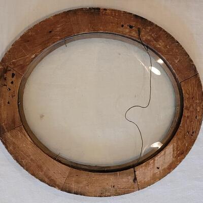 Lot 19: Antique Bubble Glass Wood Picture Frame with Oak Leaf Motif