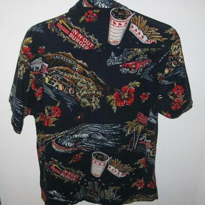 Lot 127  MS Vintage In & Out Burger Short Sleeve Shirt Button Front Medium 