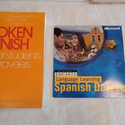 Lot 30: French & Spanish Educational Books & Computer Accompaniment 