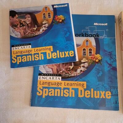 Lot 30: French & Spanish Educational Books & Computer Accompaniment 