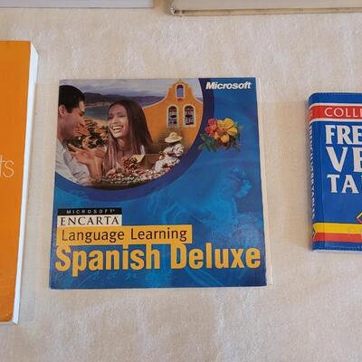 Lot 30: French & Spanish Educational Books & Computer Accompaniment 