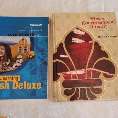 Lot 30: French & Spanish Educational Books & Computer Accompaniment 