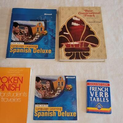 Lot 30: French & Spanish Educational Books & Computer Accompaniment 