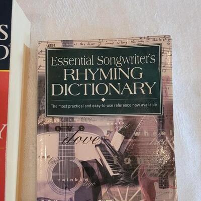 Lot 31: Dictionary/Encyclopedia Book Lot