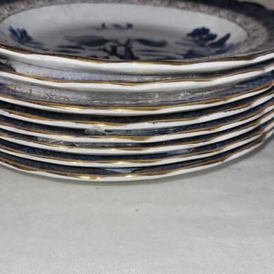 Lot 33: Booths "Real Old Willow" Made in England Dish Set