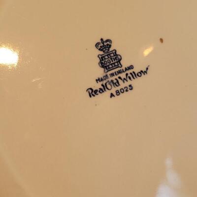 Lot 33: Booths "Real Old Willow" Made in England Dish Set
