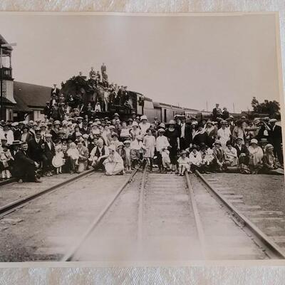 Lot 44: 1930 "Employees Picnic Palmer Lake, Colorado" Denver and Rio Grande Railroad Photograph 