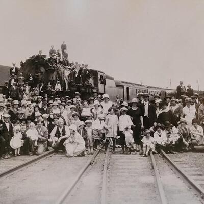 Lot 44: 1930 "Employees Picnic Palmer Lake, Colorado" Denver and Rio Grande Railroad Photograph 